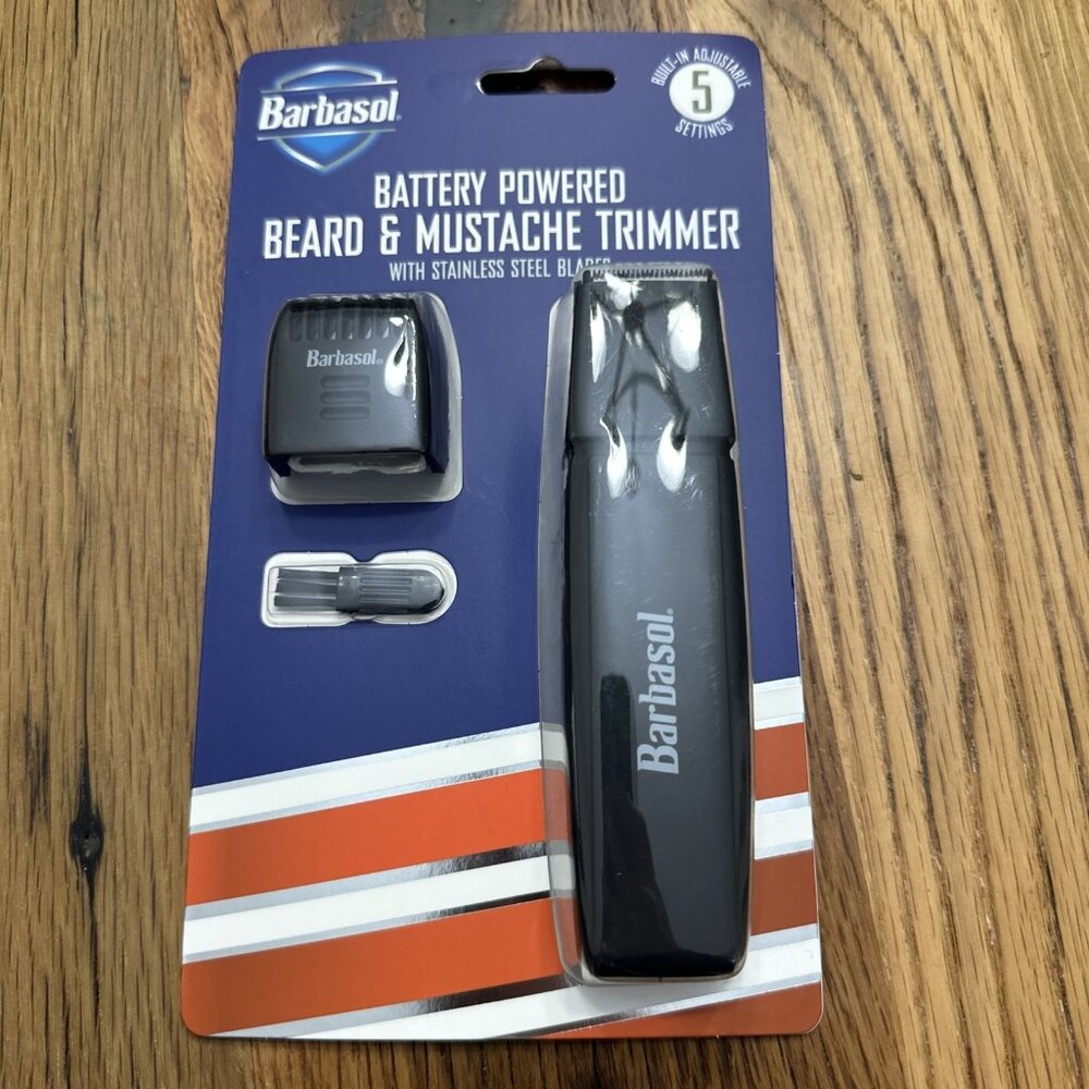 NEW  BARBASOL Battery Powered Beard & Mustache Trimmer + Cleaning Brush Clippers
